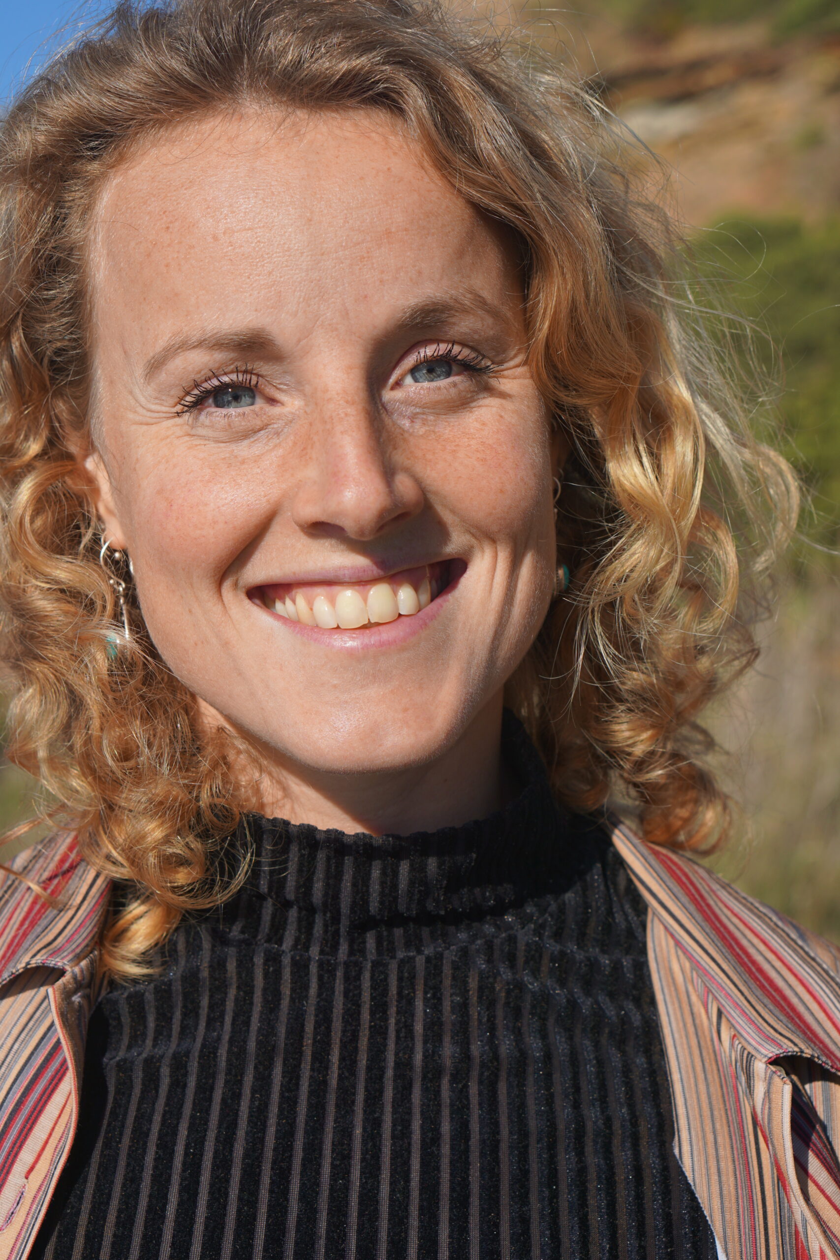 Lieke Omlo is behandelaar, opgeleid als orthopedagoog/psycholoog en biedt online therapie voor Nederlandse expat gezinnen.
